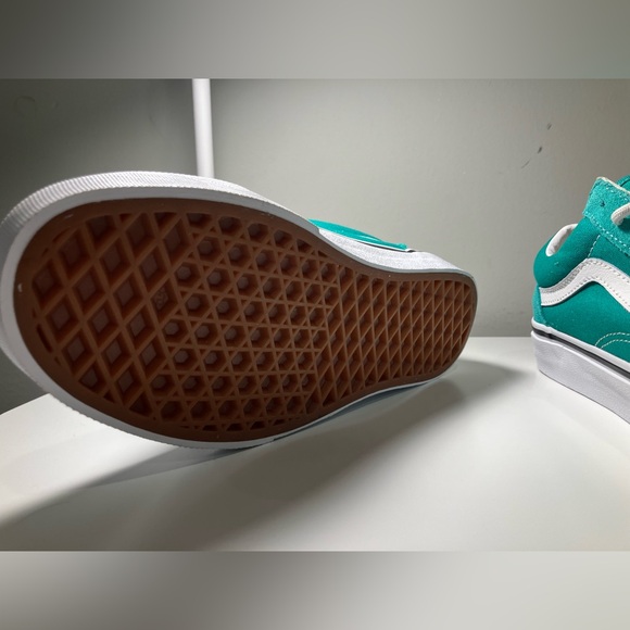 Vans - Picture 7 of 7